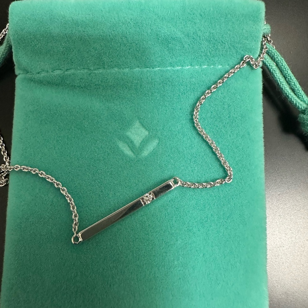 Diamond bar pendant